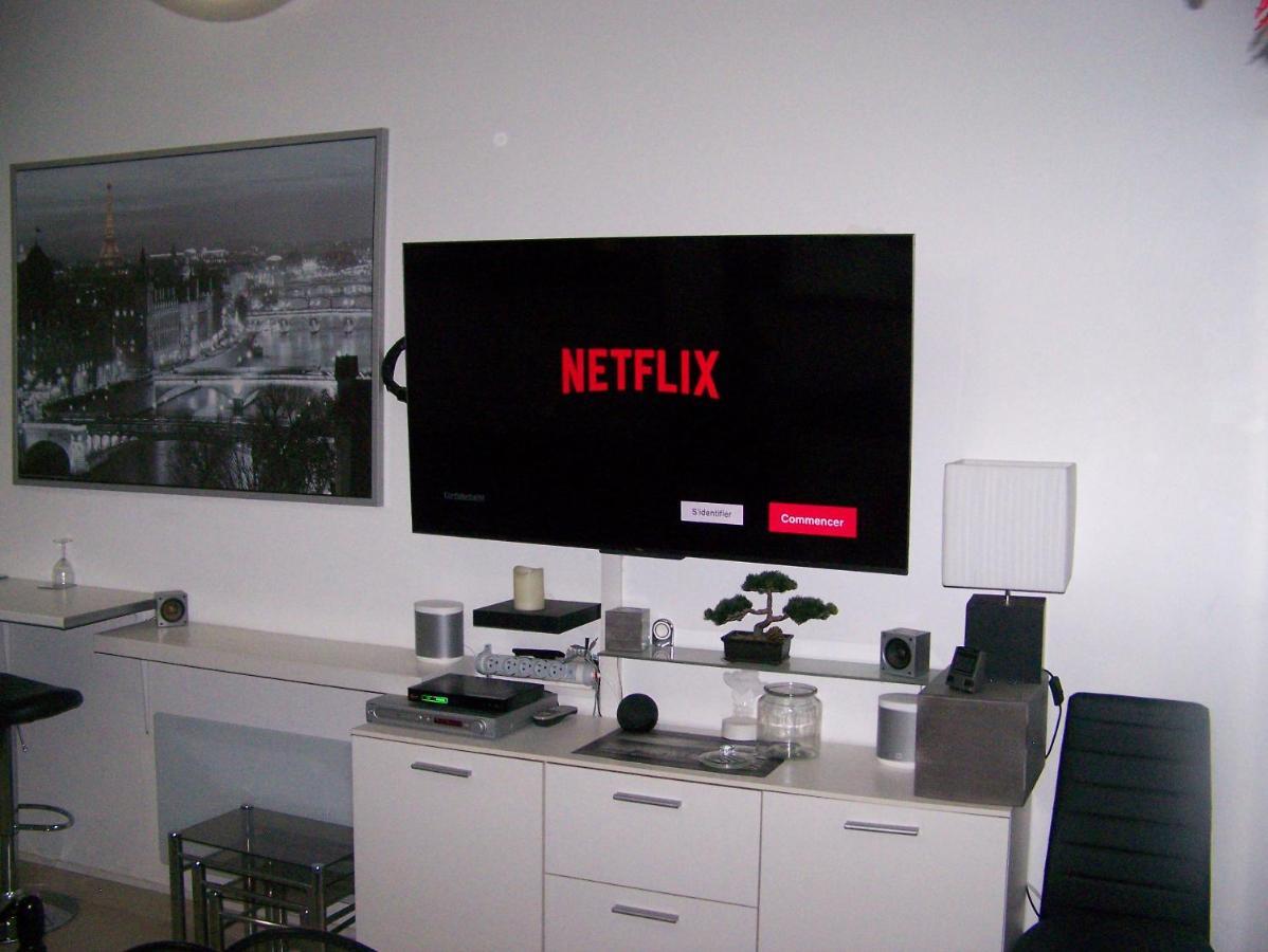 Charmant Studio Au Calme Tout Confort Dans Chateau Neo Gothique Proche Zenith Comet Orleans Parking Voiture Gratuit Wifi Haut Debit Rue Des Montees Buitenkant foto